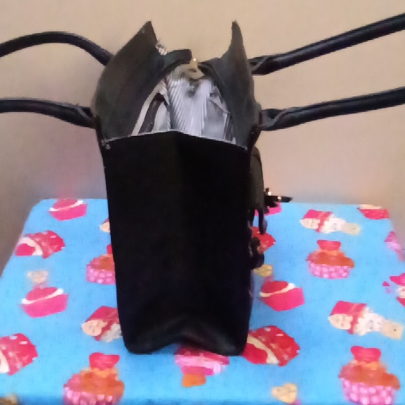 Chic and Pre-Loved Christian Siriano Black Handbag - Picture 5 of 5